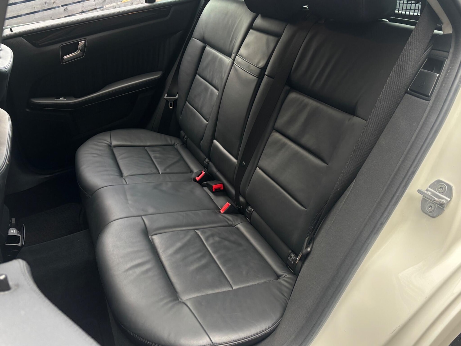 Used Mercedes-Benz E Class 2010 for sale - 76990166: Photo 45