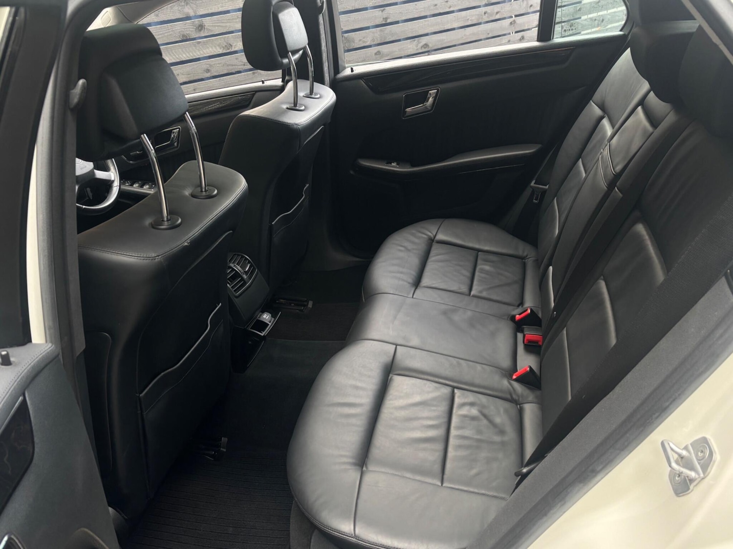 Used Mercedes-Benz E Class 2010 for sale - 76990166: Photo 46