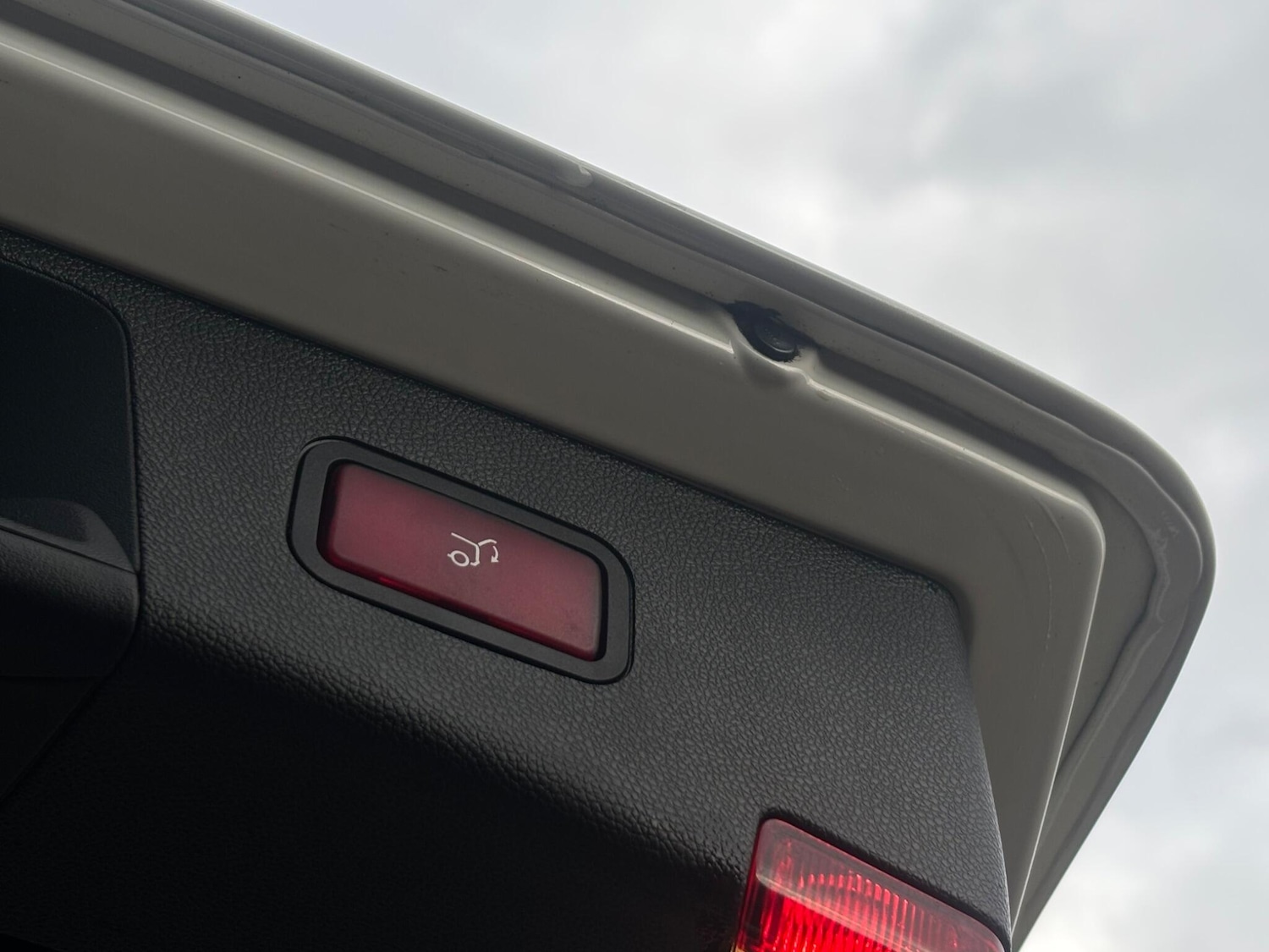 Used Mercedes-Benz E Class 2010 for sale - 76990166: Photo 51