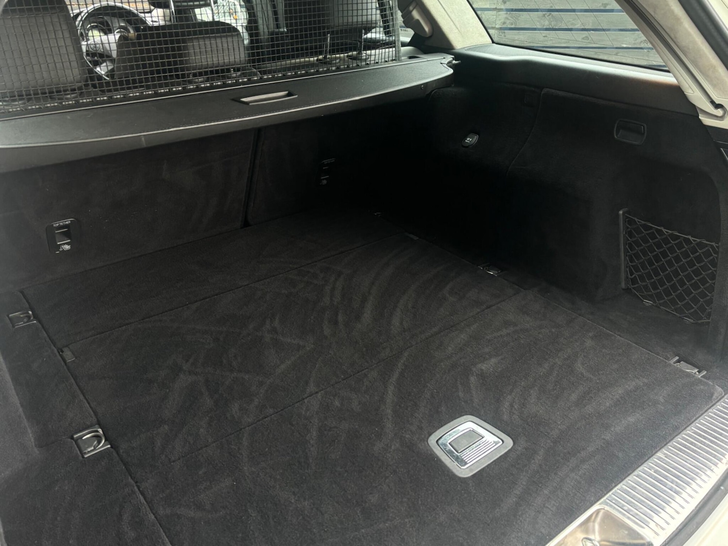 Used Mercedes-Benz E Class 2010 for sale - 76990166: Photo 53