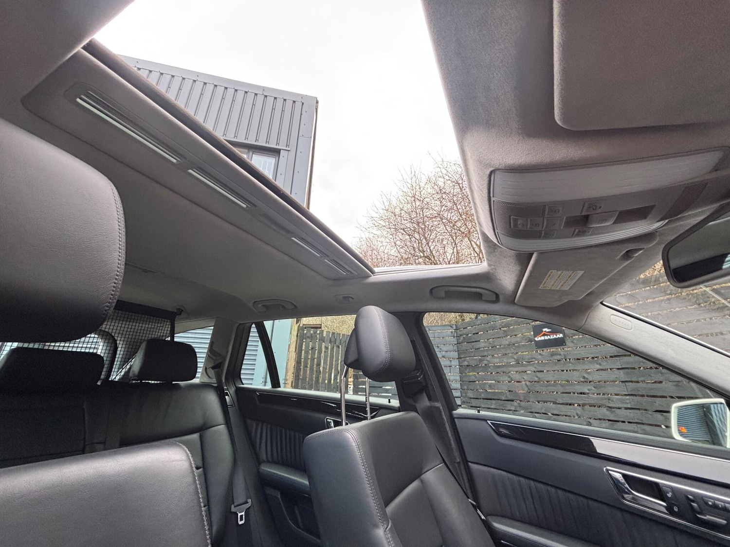 Used Mercedes-Benz E Class 2010 for sale - 76990166: Photo 8