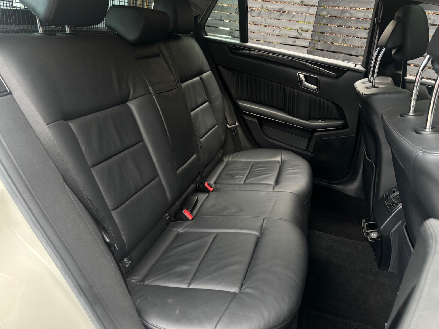 Used Mercedes-Benz E Class 2010 for sale - 76990166: Photo 9