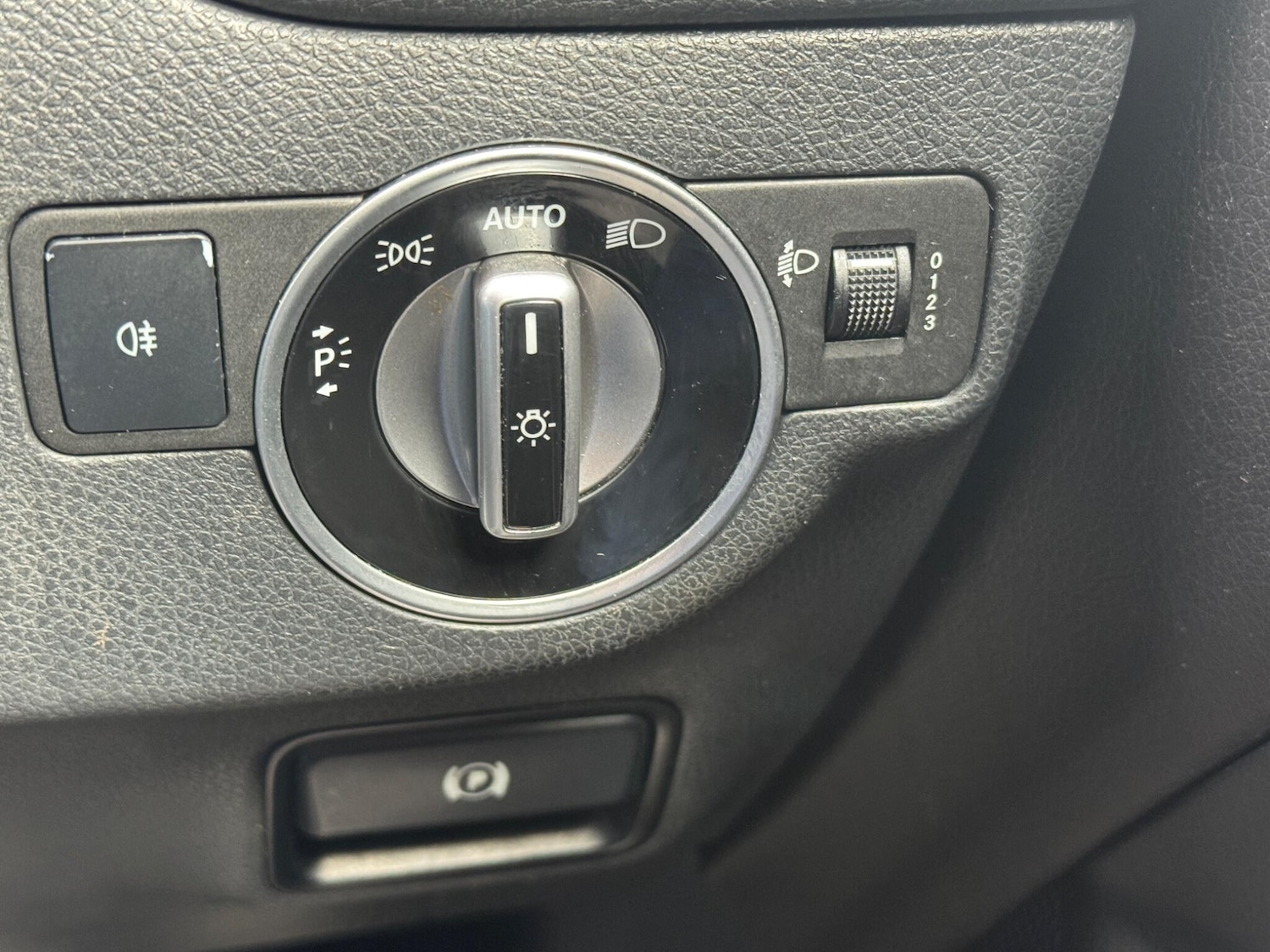 Used Mercedes-Benz GLA 2015 for sale - 76226385: Photo 25