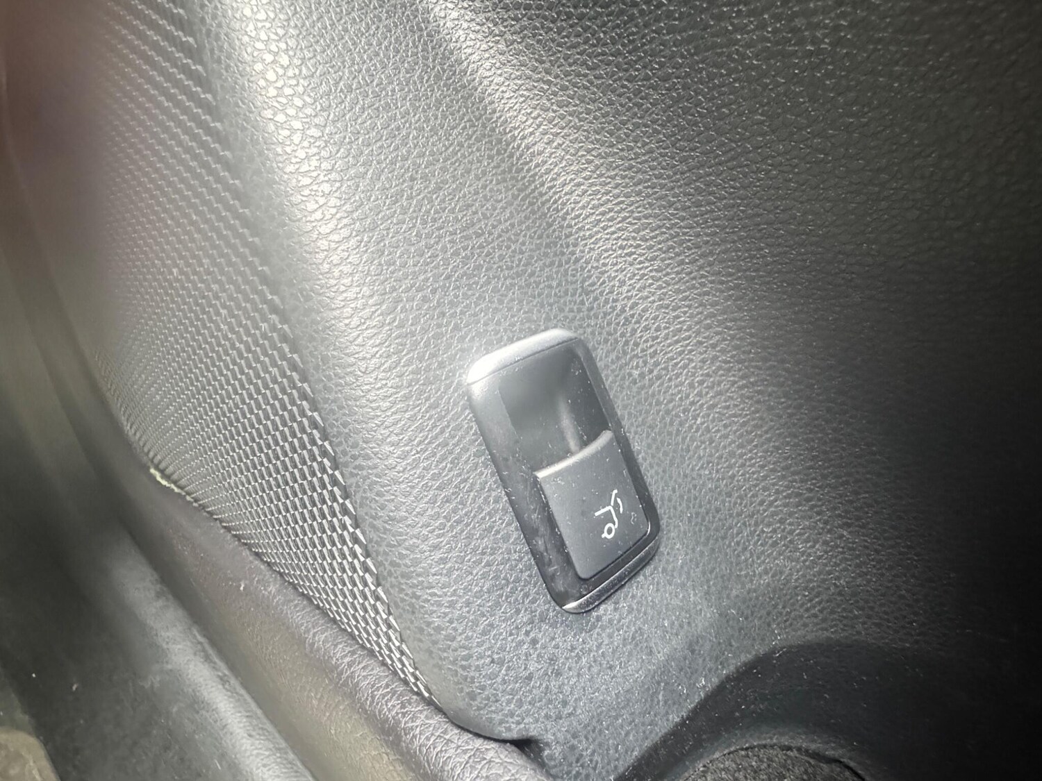 Used Mercedes-Benz GLA 2015 for sale - 76226385: Photo 26