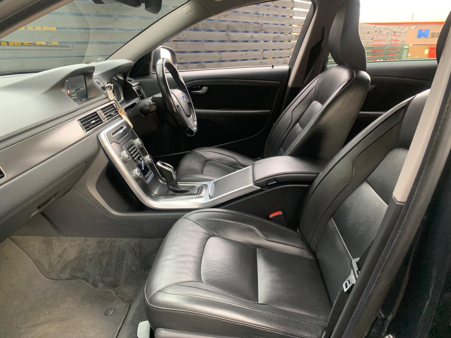 Used Volvo V70 for sale - 77633267: Photo 18