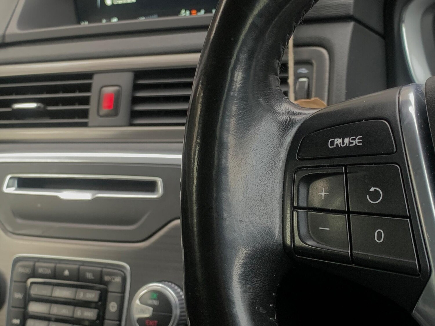 Used Volvo V70 for sale - 77633267: Photo 32