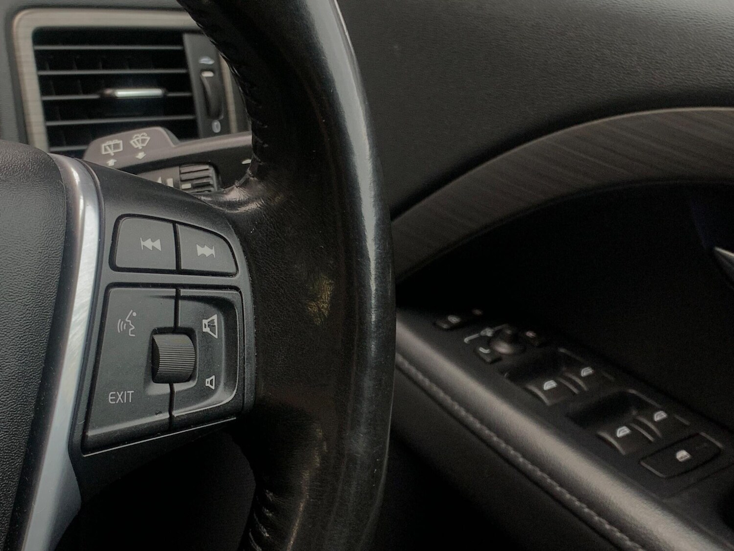 Used Volvo V70 for sale - 77633267: Photo 33