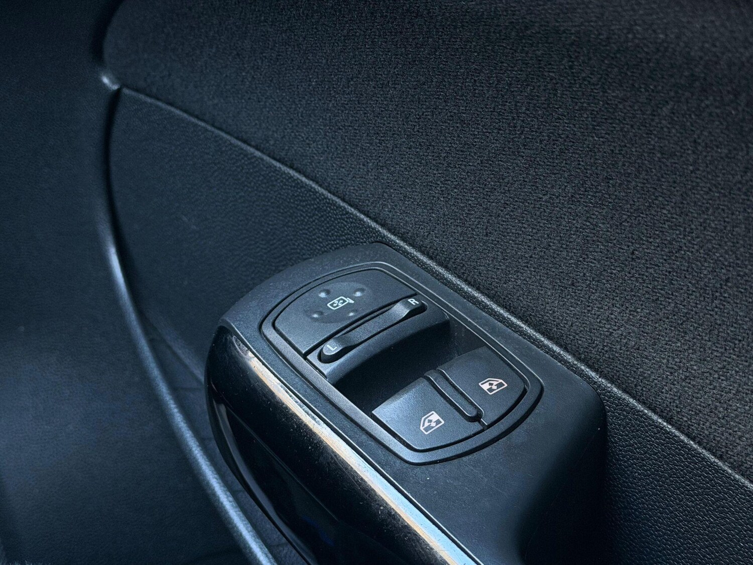 Used Vauxhall Corsa 2013 for sale - 77939608: Photo 29