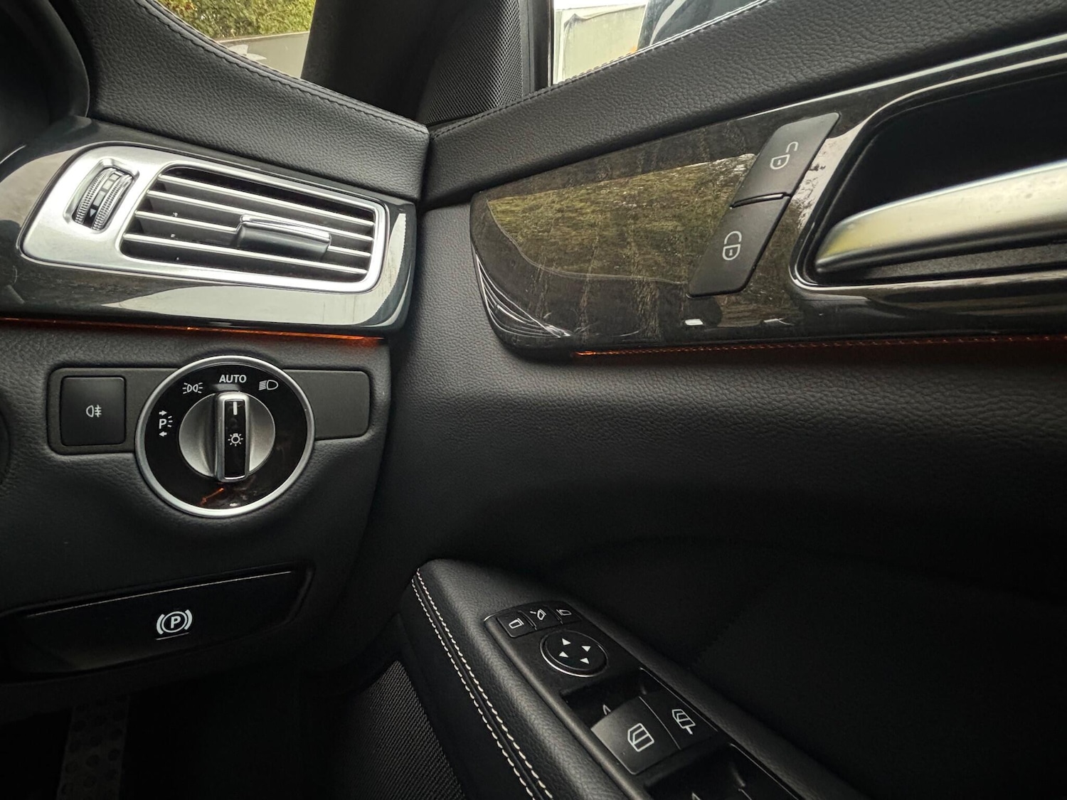 Used Mercedes-Benz CLS 2015 for sale - 75964471: Photo 34