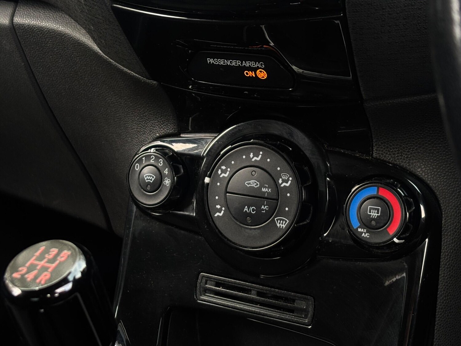 Used Ford Fiesta 2014 for sale - 77396359: Photo 28