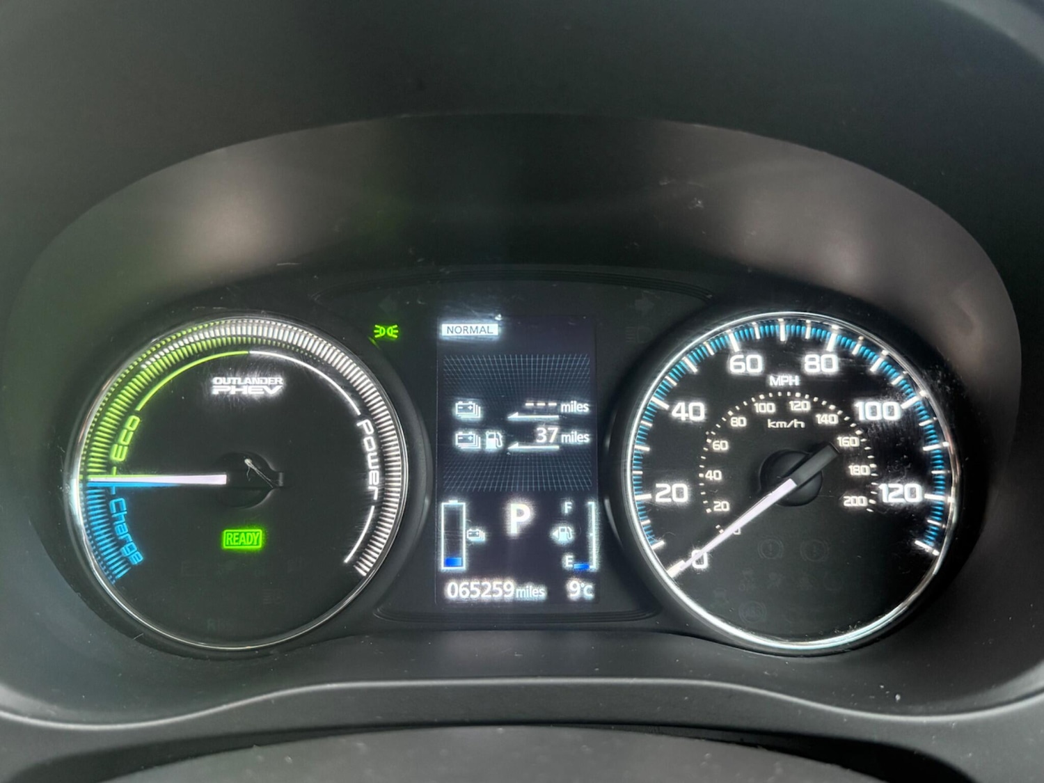 Used Mitsubishi Outlander 2017 for sale - 76440858: Photo 29