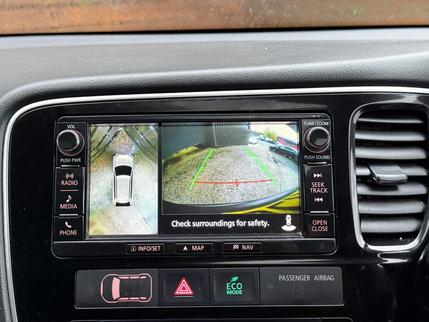 Used Mitsubishi Outlander 2017 for sale - 76440858: Photo 8