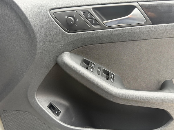 Used Volkswagen Jetta 2011 for sale - 75059562: Photo 28