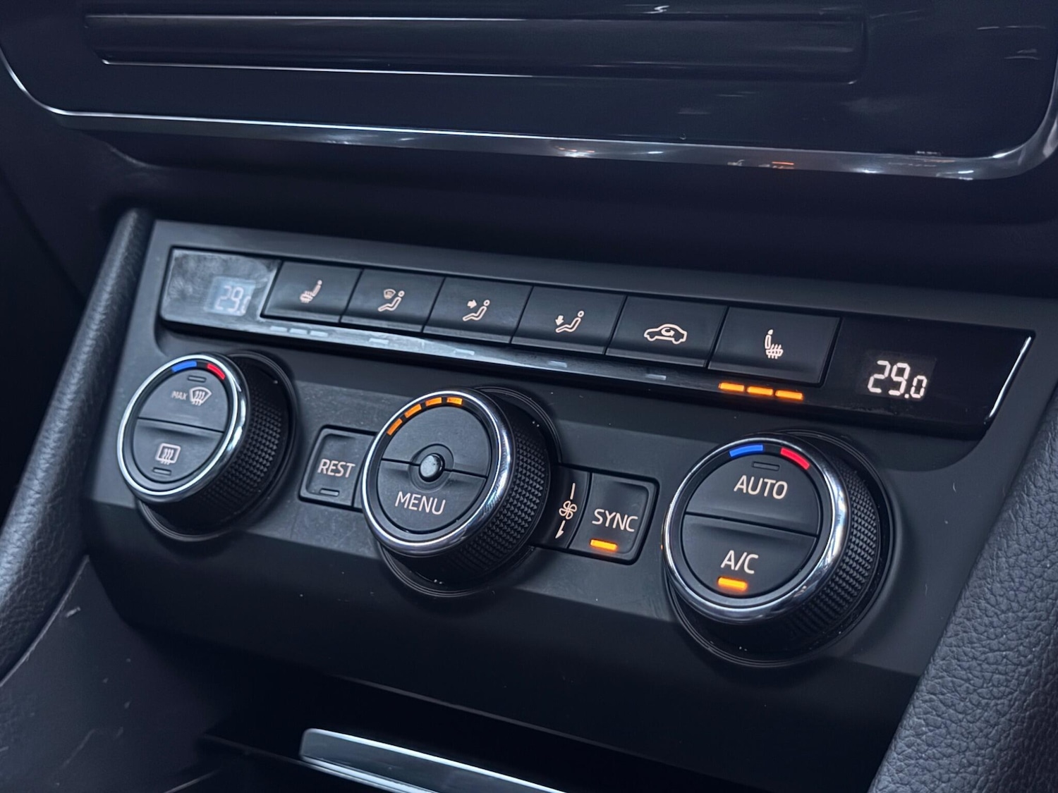 Used Skoda Superb 2017 for sale - 77053934: Photo 51