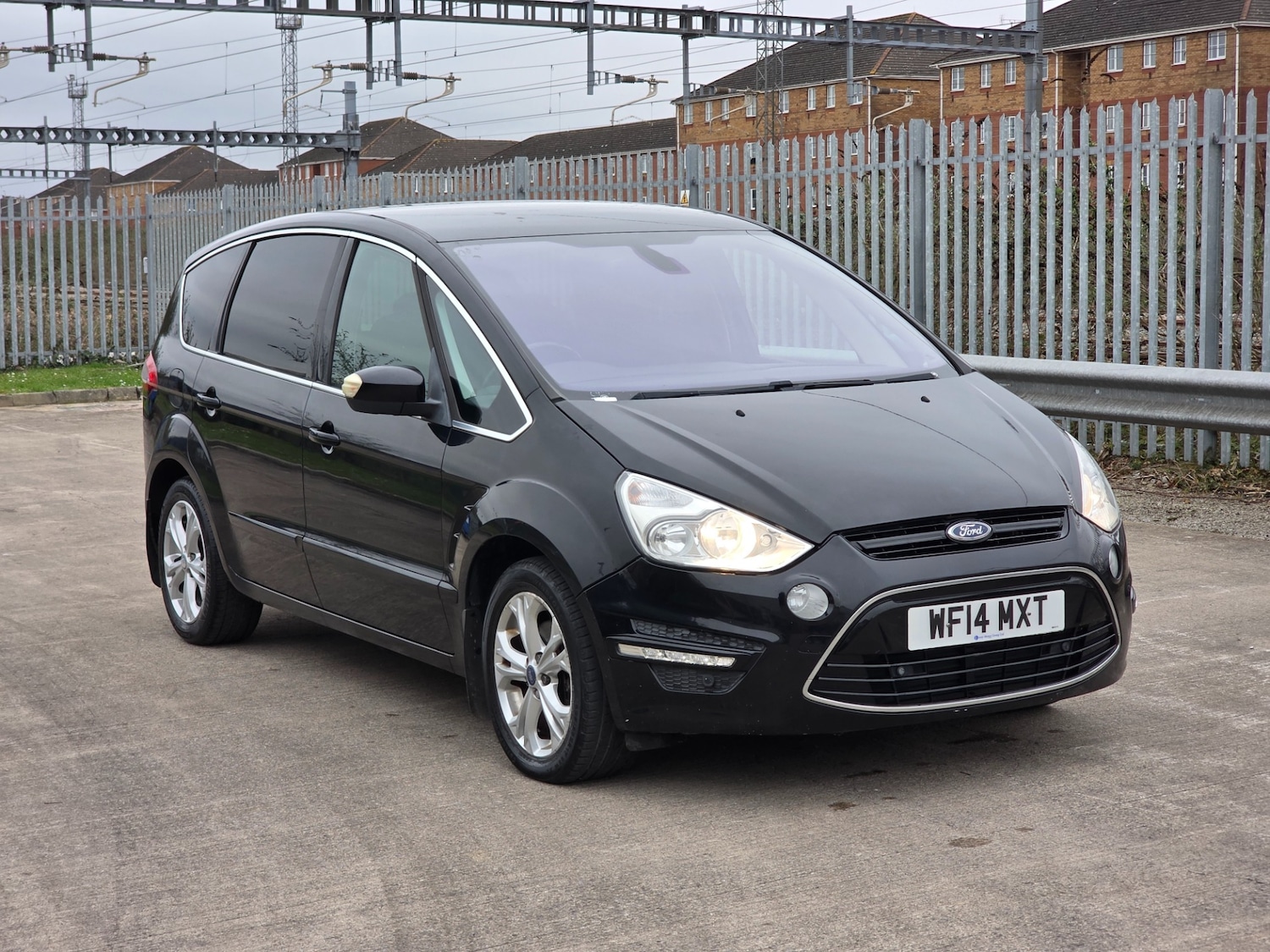 Used Ford S-Max 2014 for sale - 77750244: Photo 2