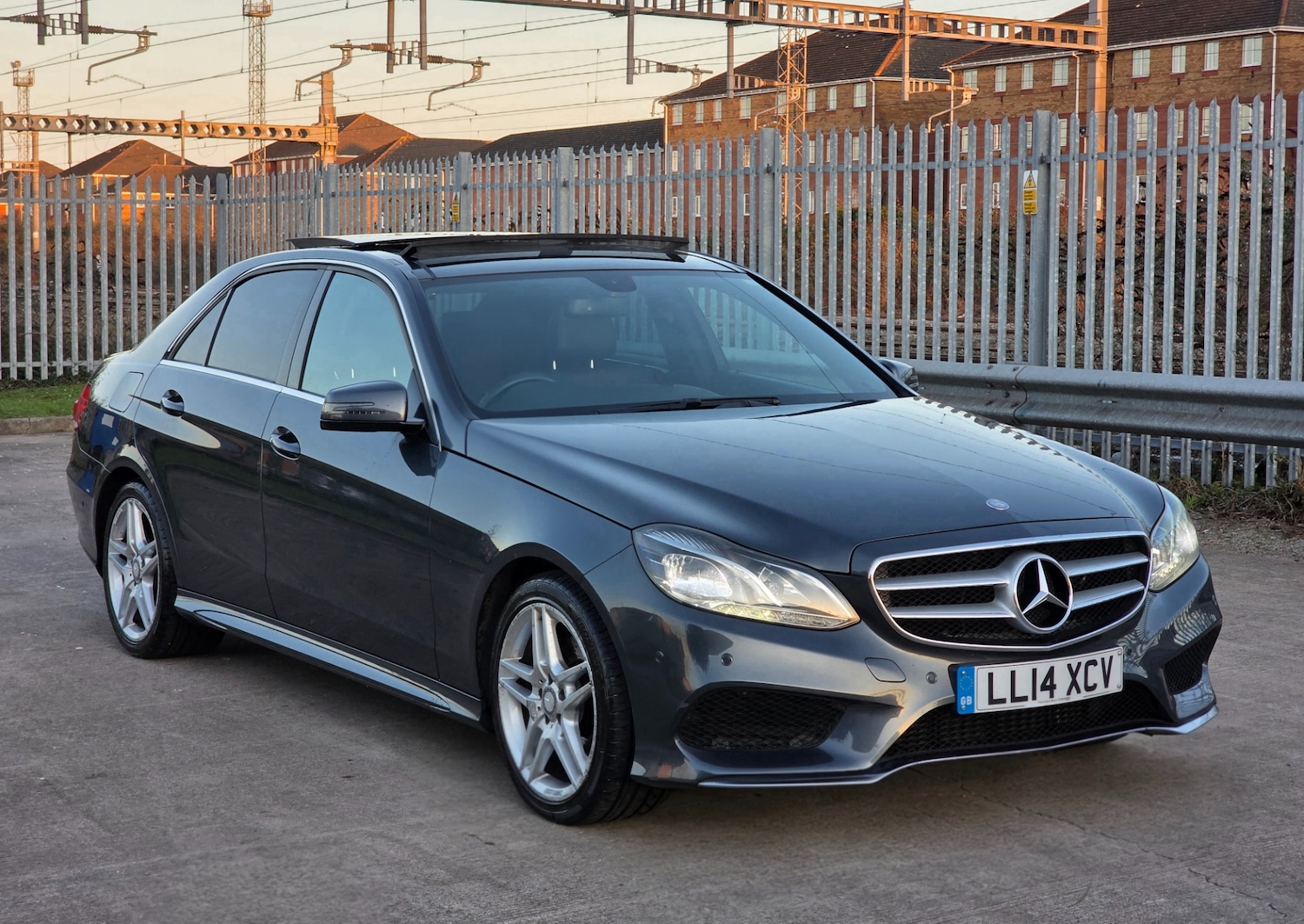 Used Mercedes-Benz E Class 2014 for sale - 77721572: Photo 2