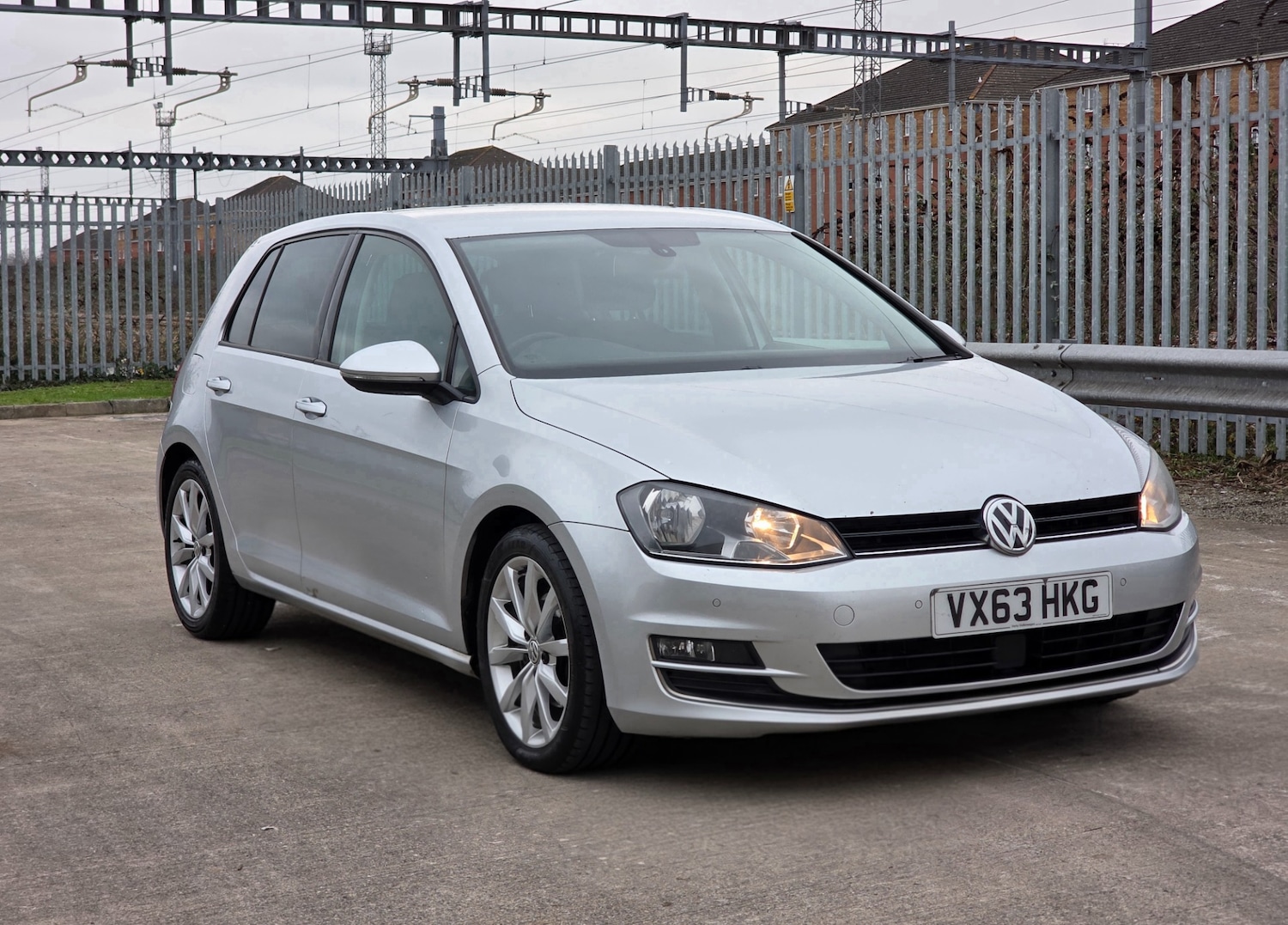 Used Volkswagen Golf 2013 for sale - 77746287: Photo 2