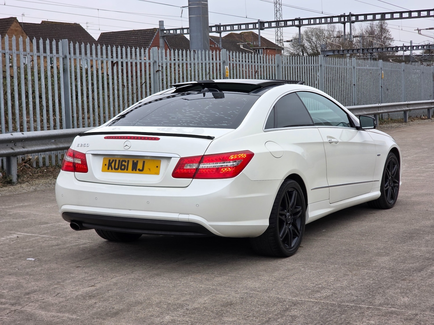 Used Mercedes-Benz E Class 2011 for sale - 77750243: Photo 11