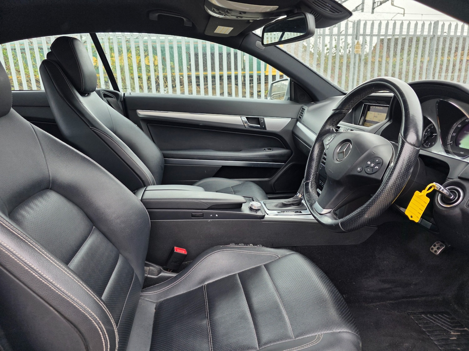 Used Mercedes-Benz E Class 2010 for sale - 77903347: Photo 15