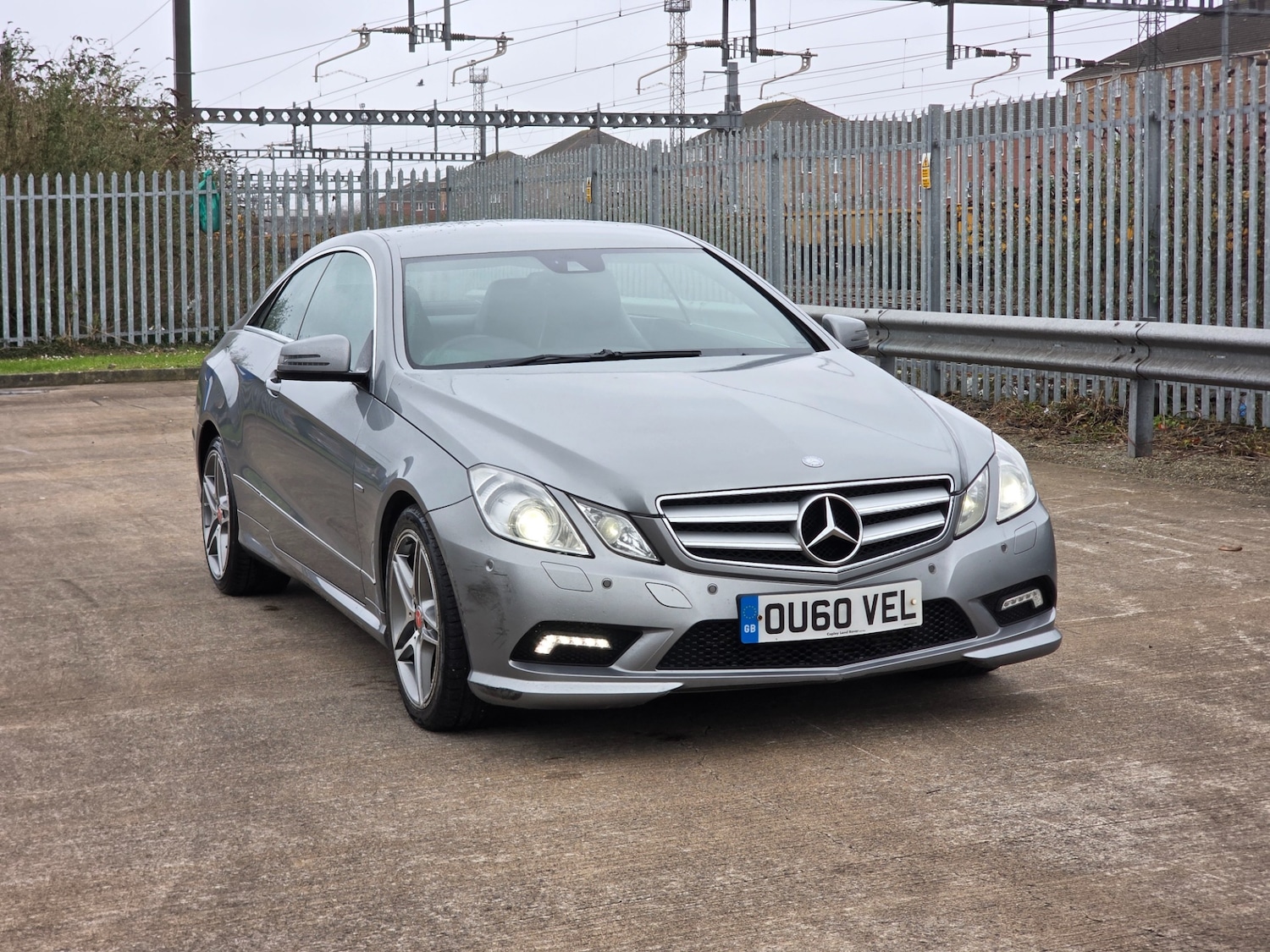 Used Mercedes-Benz E Class 2010 for sale - 77903347: Photo 3