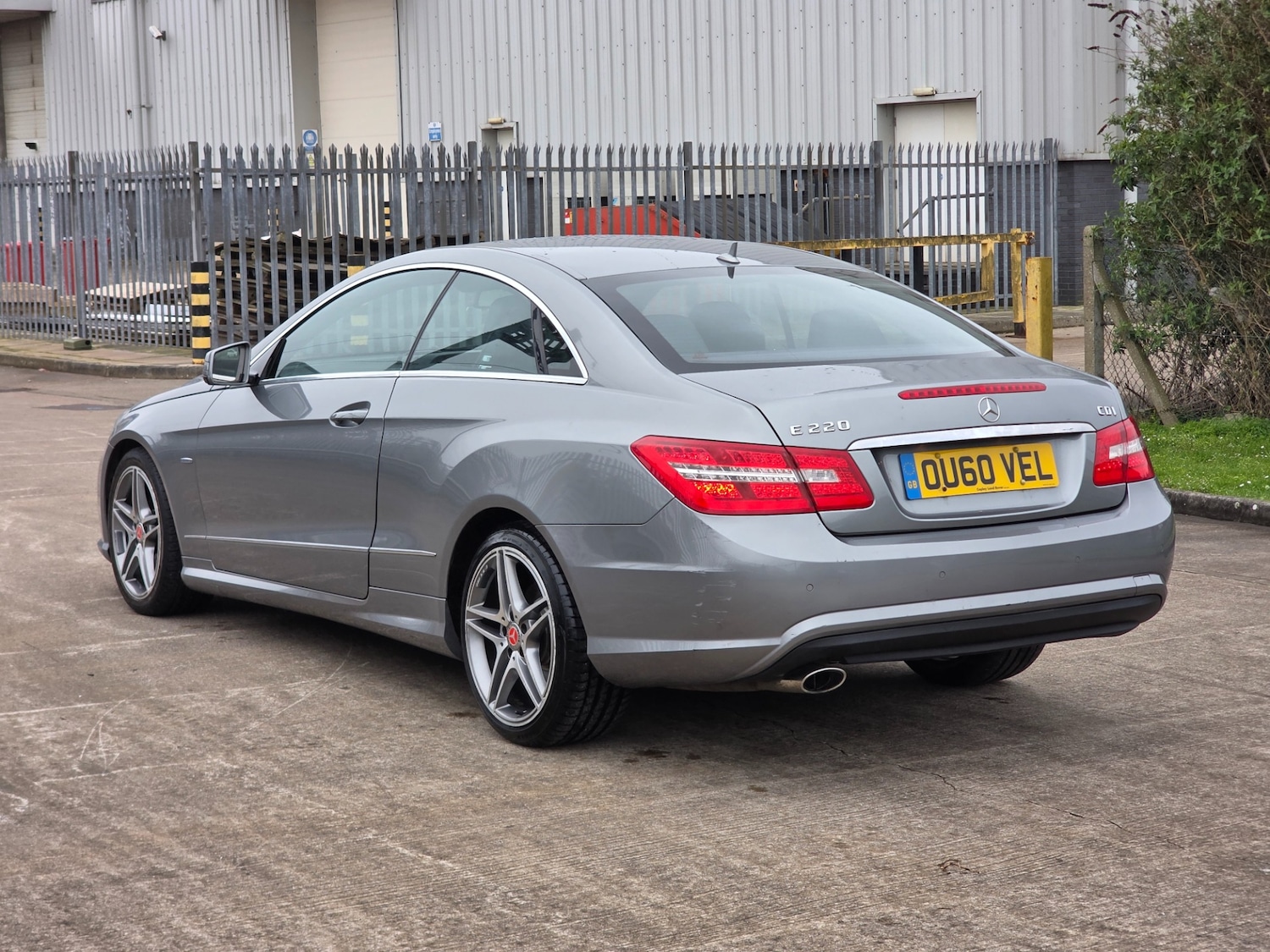 Used Mercedes-Benz E Class 2010 for sale - 77903347: Photo 7