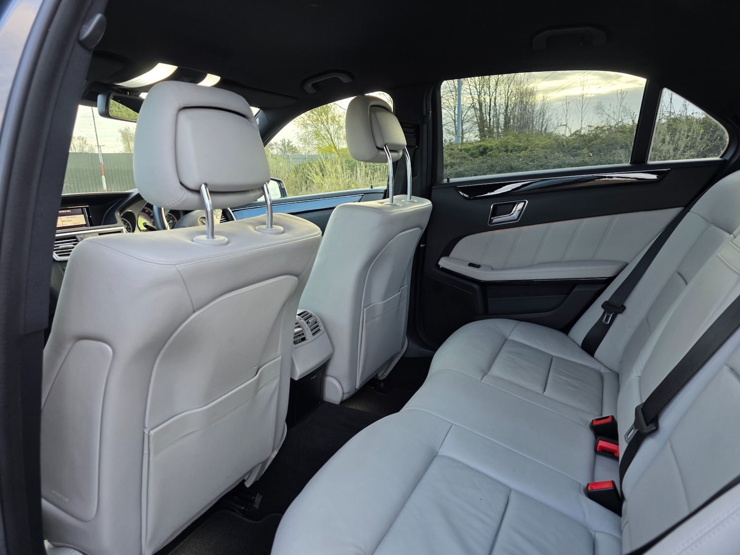 Used Mercedes-Benz E Class 2011 for sale - 78032064: Photo 14