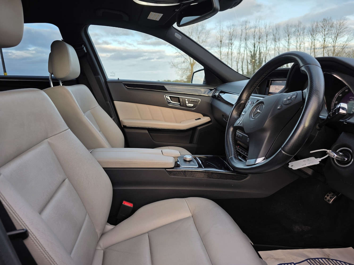 Used Mercedes-Benz E Class 2011 for sale - 78032064: Photo 17