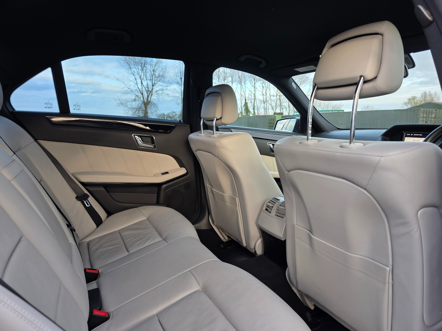 Used Mercedes-Benz E Class 2011 for sale - 78032064: Photo 18