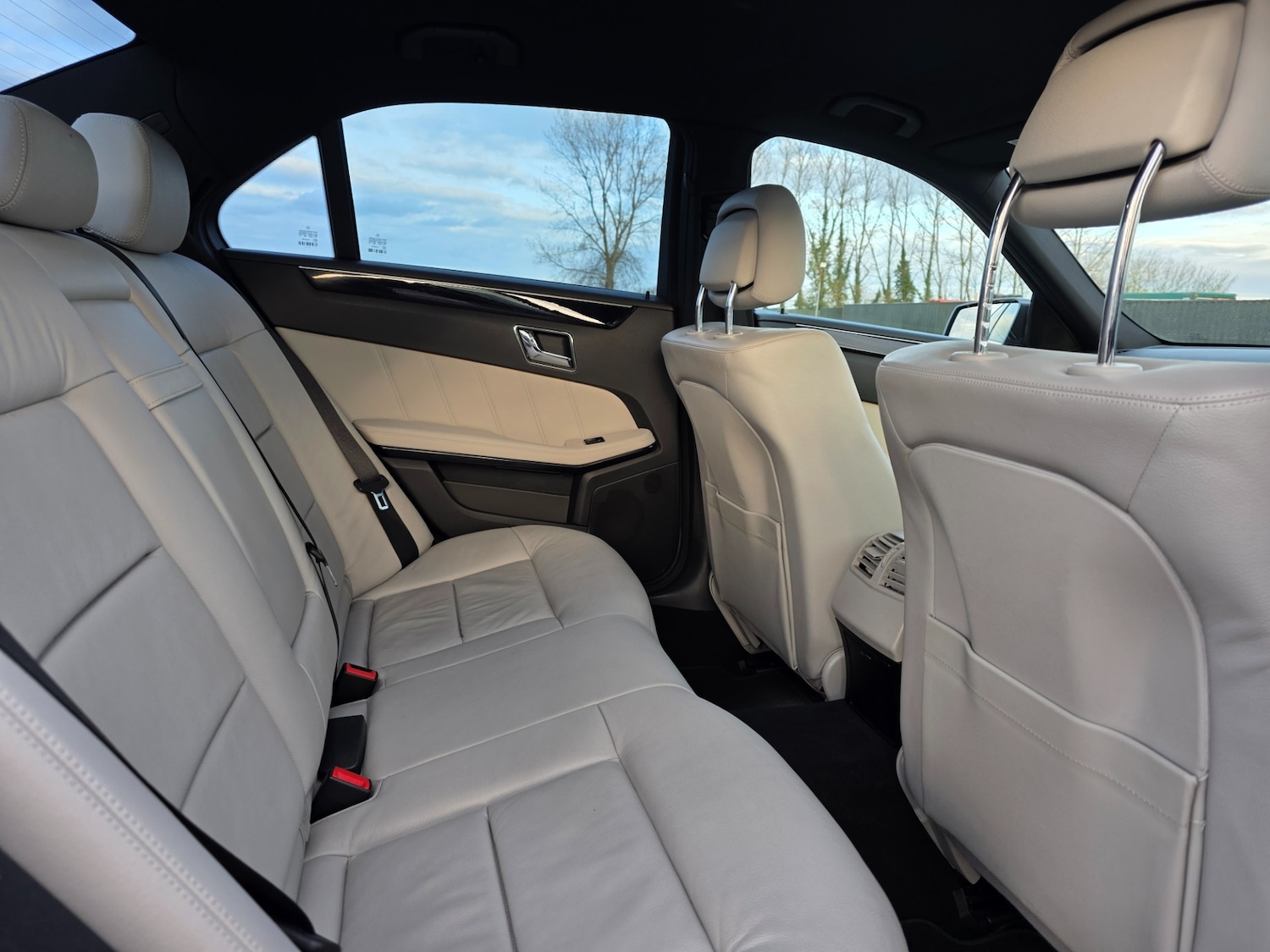 Used Mercedes-Benz E Class 2011 for sale - 78032064: Photo 19