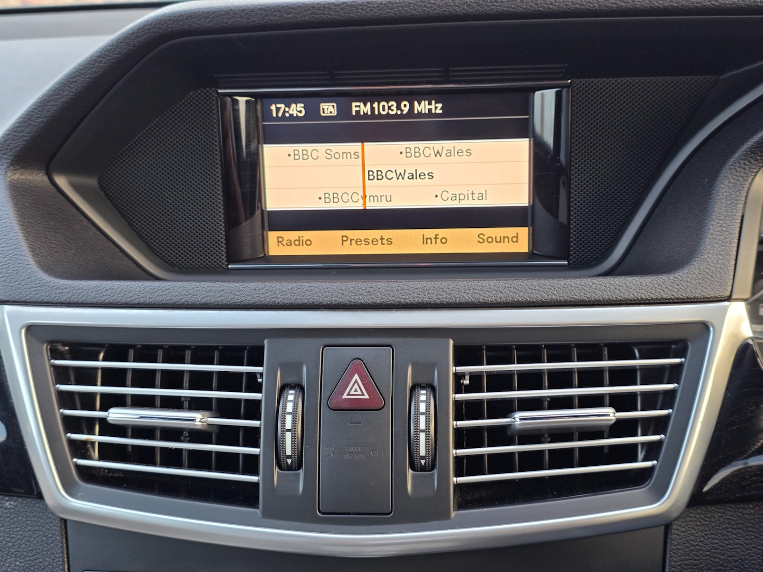 Used Mercedes-Benz E Class 2011 for sale - 78032064: Photo 21