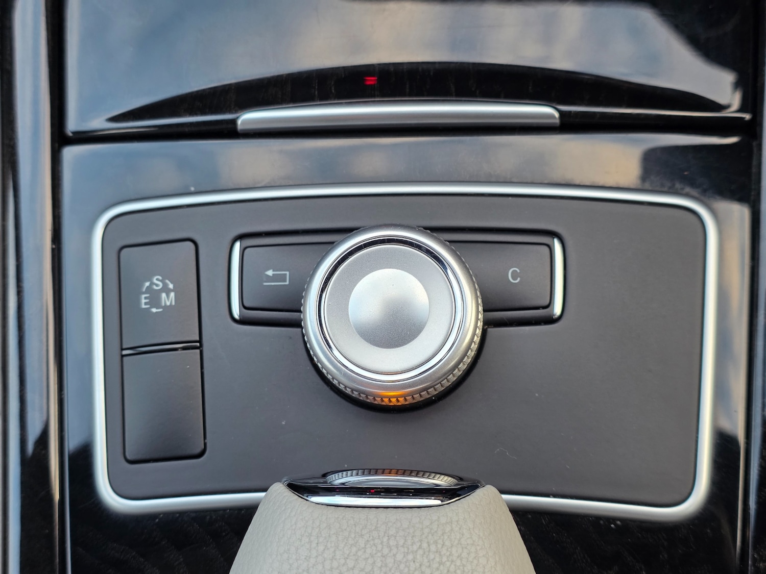 Used Mercedes-Benz E Class 2011 for sale - 78032064: Photo 24