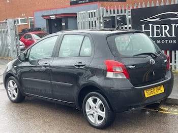 Used Toyota Yaris 2010 for sale - 79761808: Photo