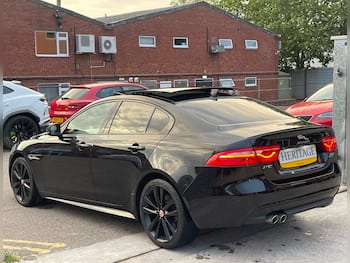 Used Jaguar XE 2017 for sale - 79765173: Photo