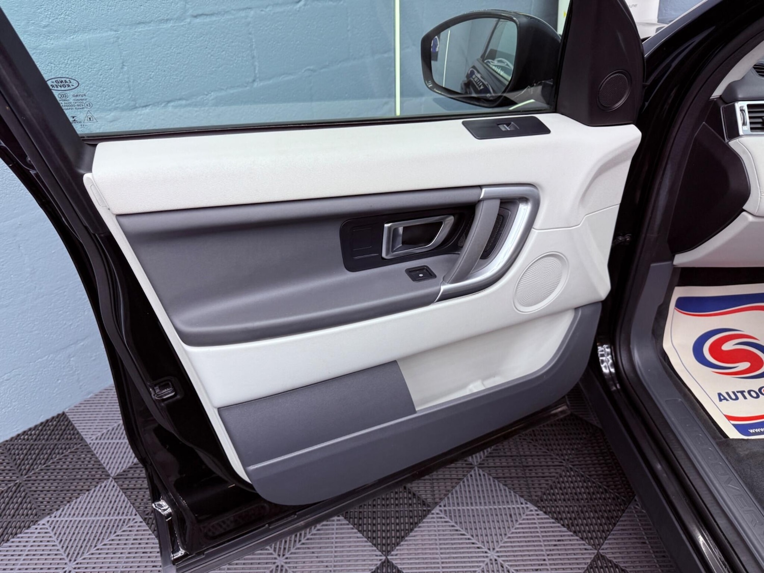 Used Land Rover Discovery Sport for sale - 77769518: Photo 25