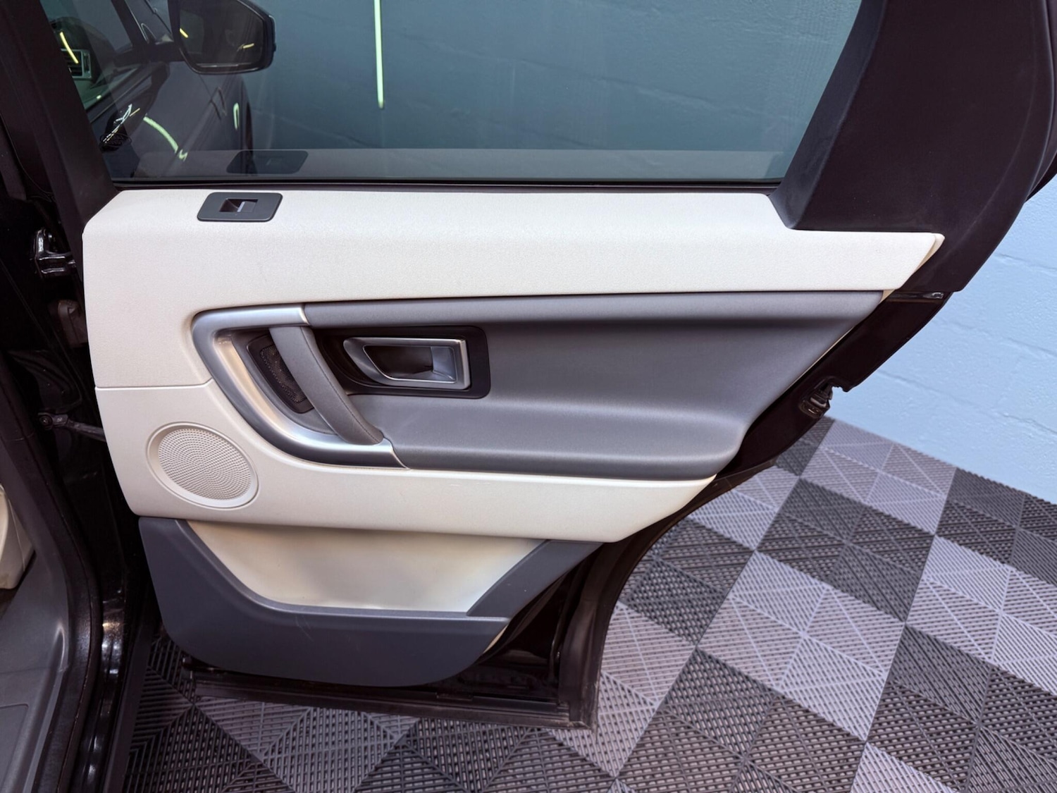 Used Land Rover Discovery Sport for sale - 77769518: Photo 44