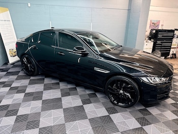 Used Jaguar XE 2017 for sale - 76498787: Photo