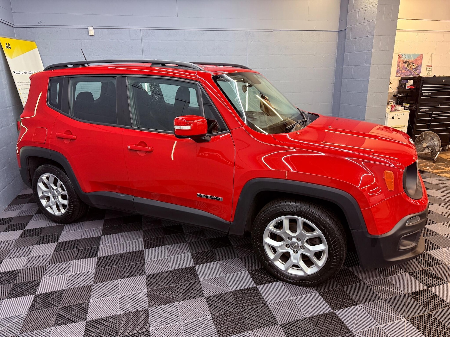 Used Jeep Renegade 2016 for sale - 76926604: Photo 3