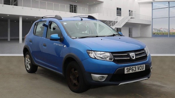 Used Dacia Sandero Stepway 2013 for sale - 76227790: Photo 2
