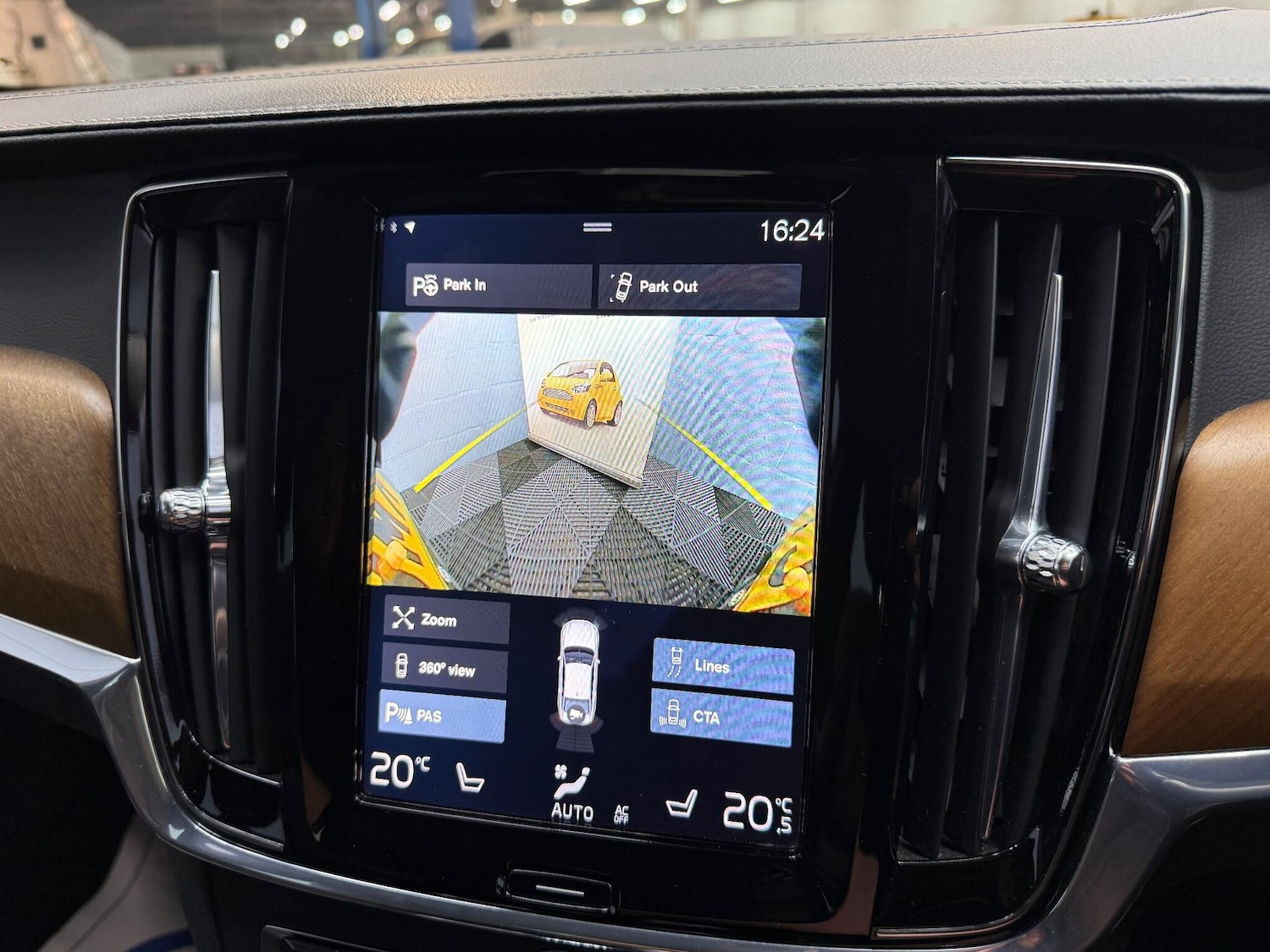 Used Volvo S90 2017 for sale - 76952570: Photo 11