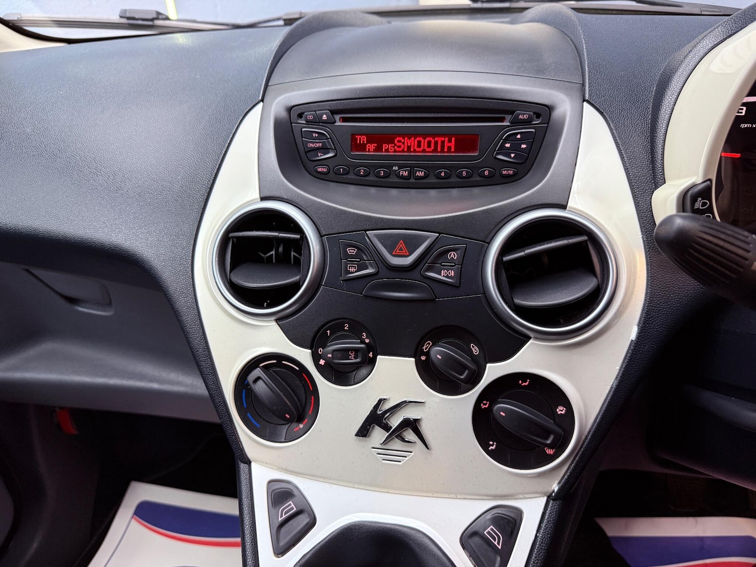 Used Ford Ka 2014 for sale - 76607480: Photo 9