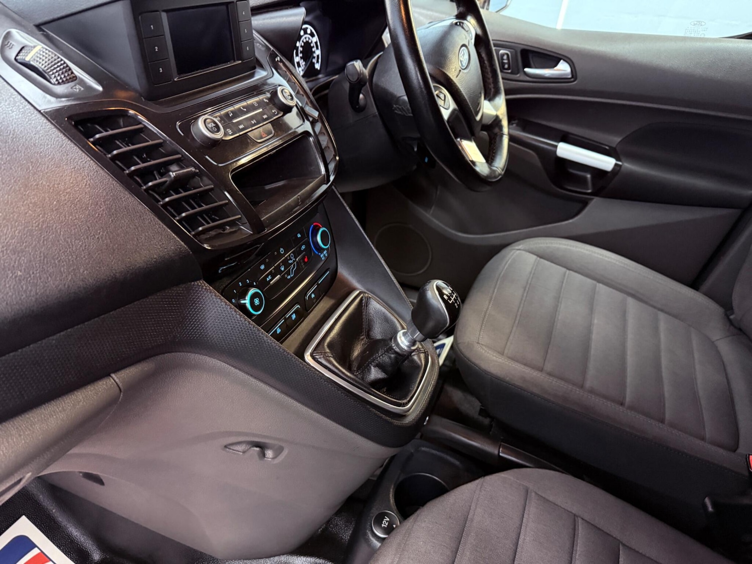 Used Ford Transit Connect 2019 for sale - 76993612: Photo 24