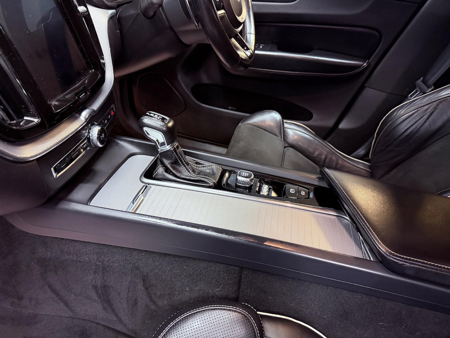 Used Volvo XC60 2018 for sale - 76423869: Photo 25