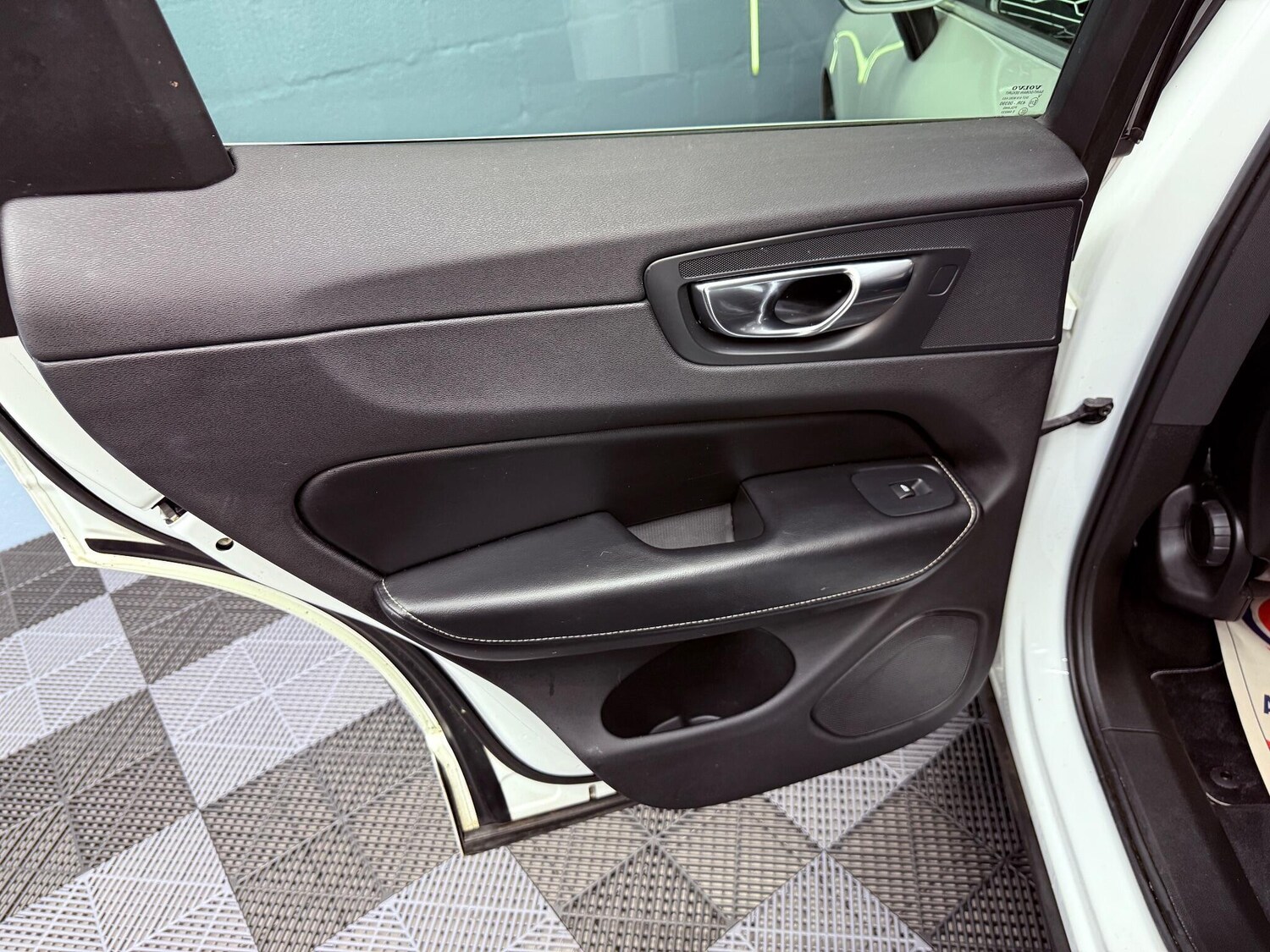 Used Volvo XC60 2018 for sale - 76423869: Photo 30