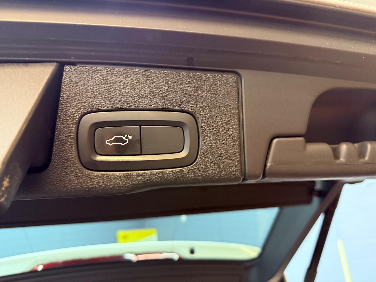 Used Volvo XC60 2018 for sale - 76423869: Photo 34