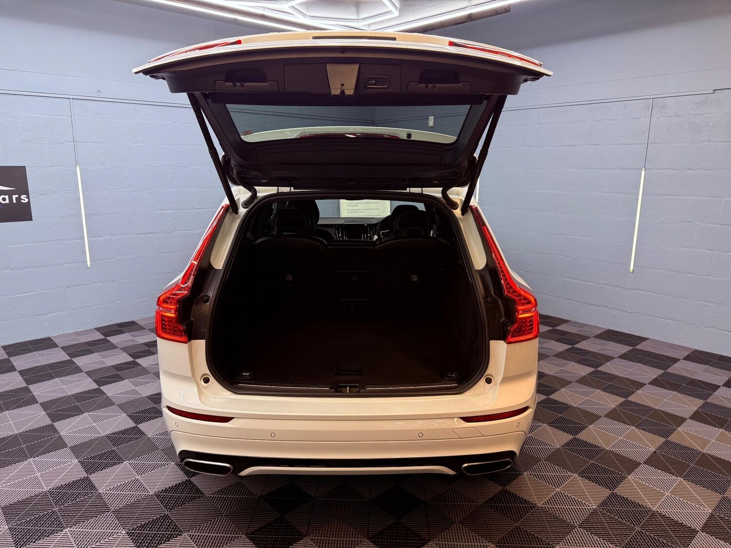 Used Volvo XC60 2018 for sale - 76423869: Photo 35