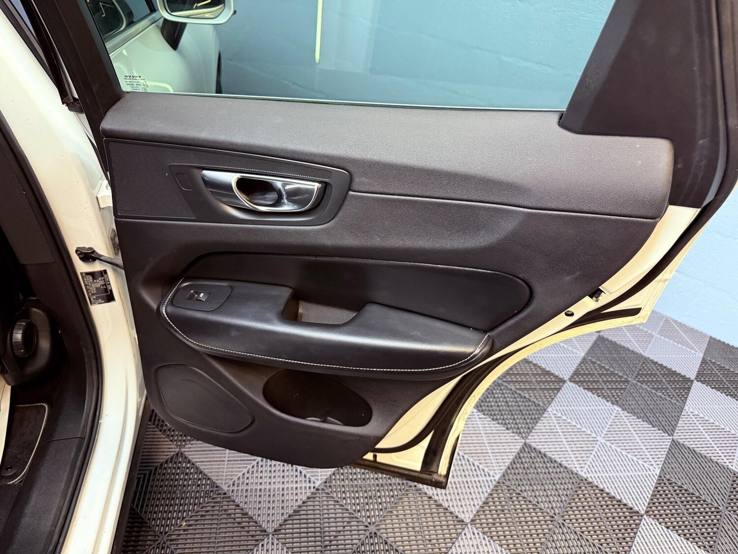 Used Volvo XC60 2018 for sale - 76423869: Photo 40