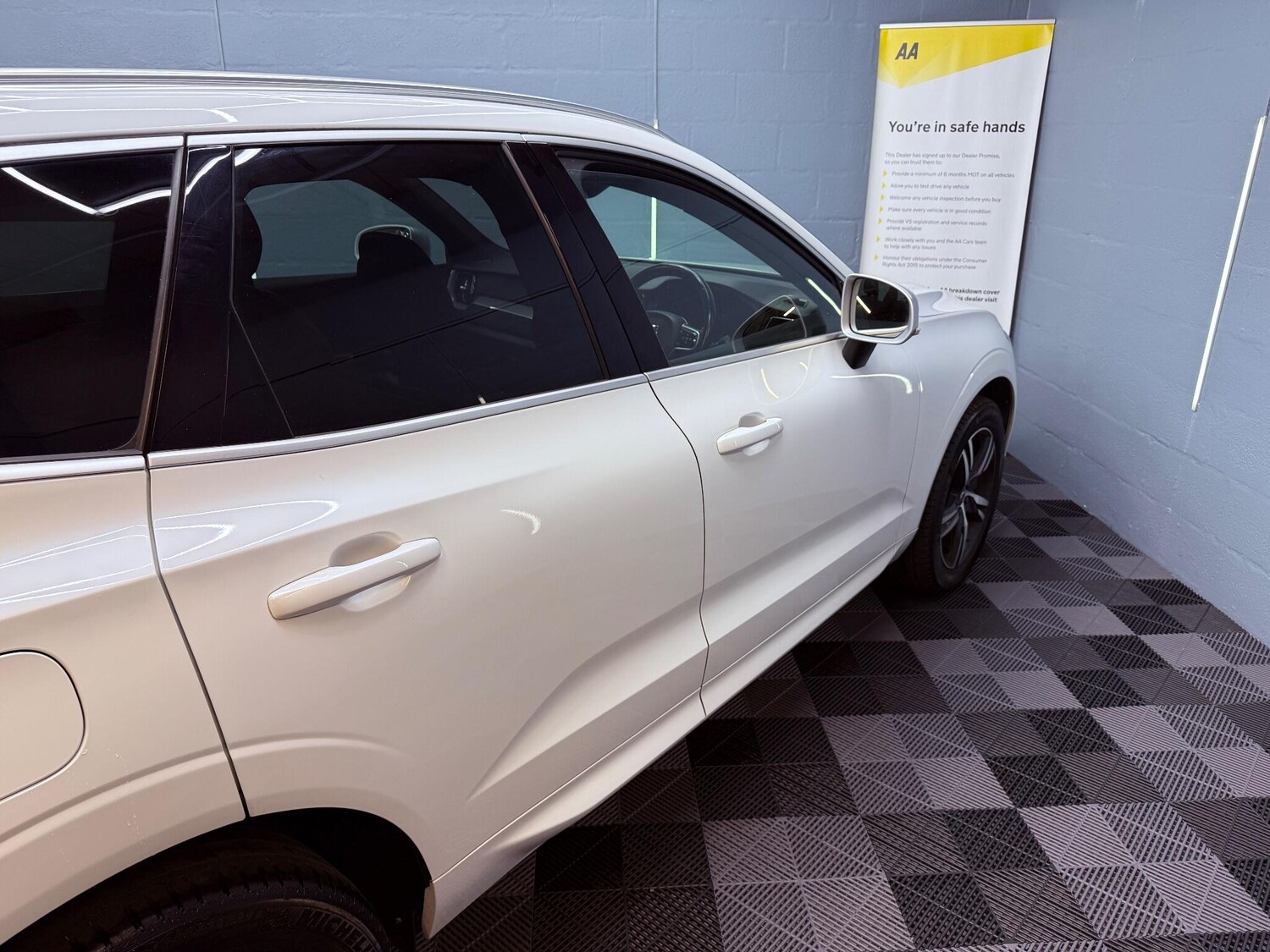 Used Volvo XC60 2018 for sale - 76423869: Photo 44