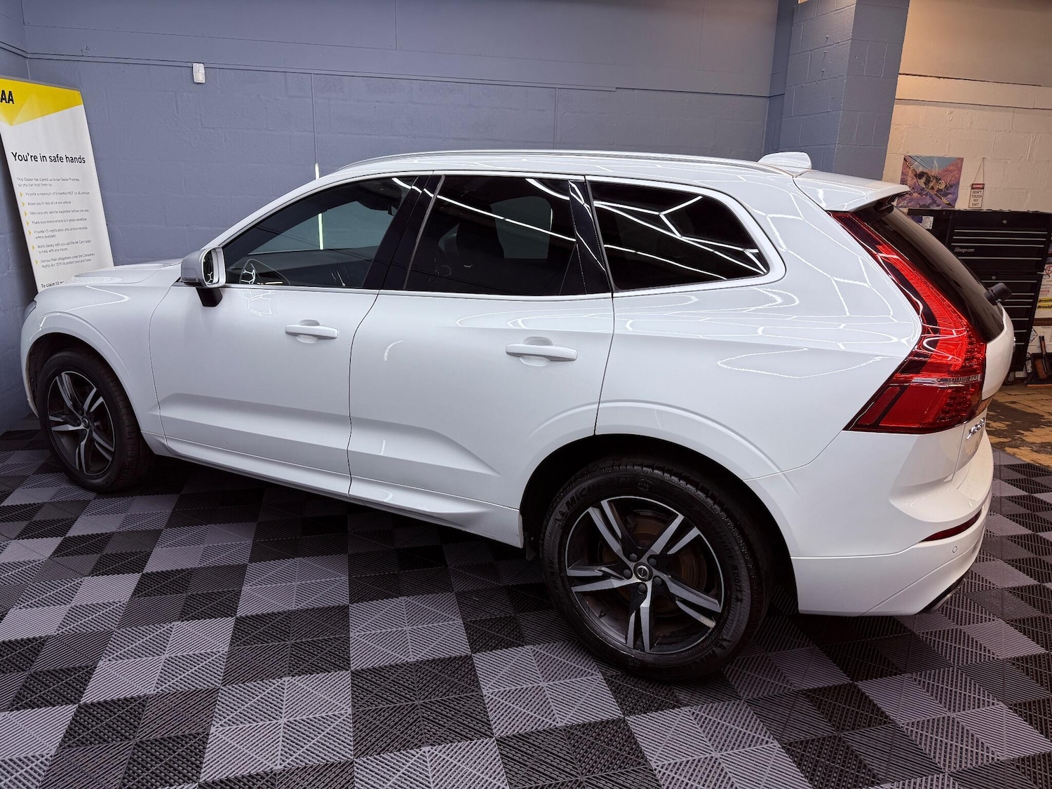 Used Volvo XC60 2018 for sale - 76423869: Photo 53