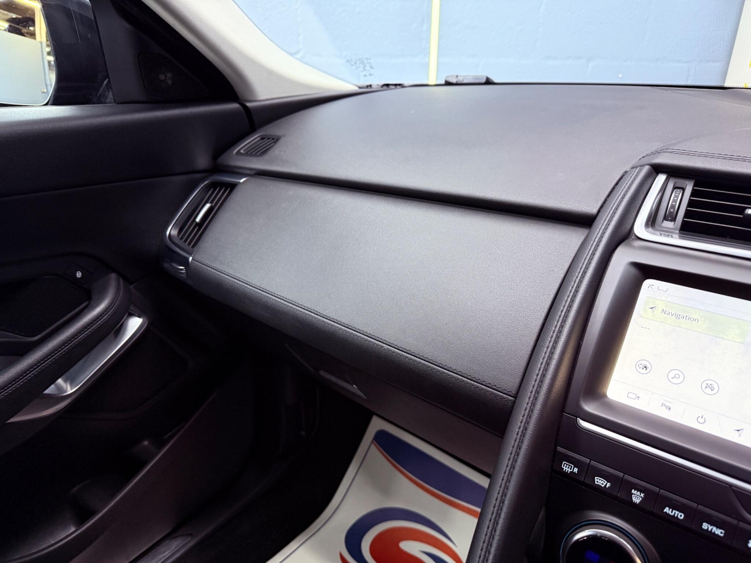 Used Jaguar E-Pace 2019 for sale - 78034310: Photo 14