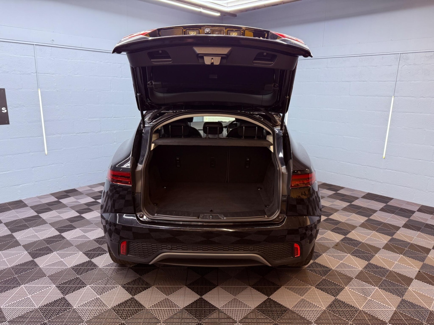 Used Jaguar E-Pace 2019 for sale - 78034310: Photo 35